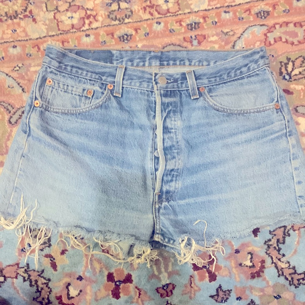 Levi’s cutoff jean shorts